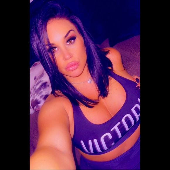 Meet your Posher, Holly - Picture 1 of 1